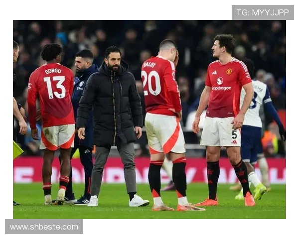 曼联复兴进程仍未完成,对争冠形势产生影响 曼联复兴进程仍未完成,对争冠形势产生影响