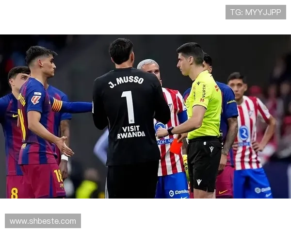 巴萨中场失控问题，赛季阶段性表现受限，稳定性面临考验