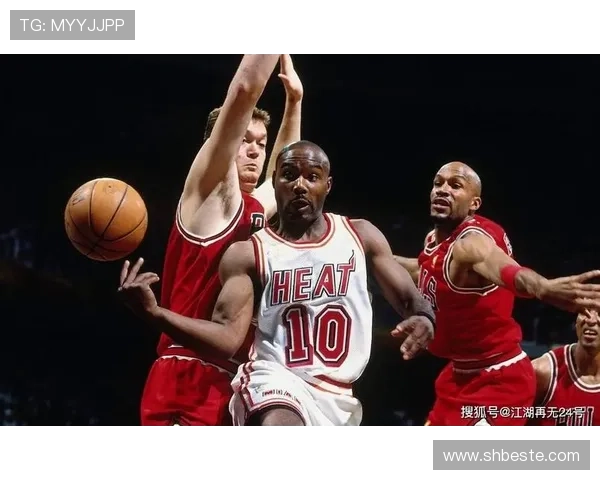 拉齐奥老龄化问题持续显现,对球队赛季表现与竞争力形成影响 拉齐奥老龄化问题持续显现,对球队赛季表现与竞争力形成影响