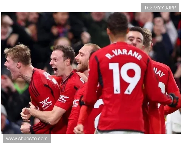 曼联的复兴:为何阶段性表现亮眼却难以实现持续突破,稳定性面临考验 曼联的复兴:为何阶段性表现亮眼却难以实现持续突破,稳定性面临考验