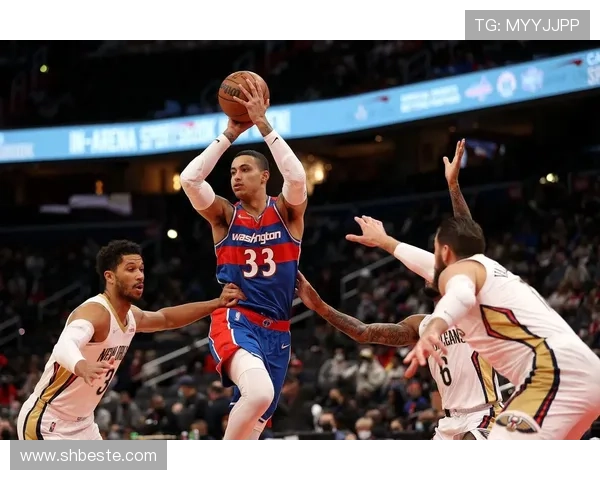 库兹马突破拉开空间提升效率，助力球队进攻多样化